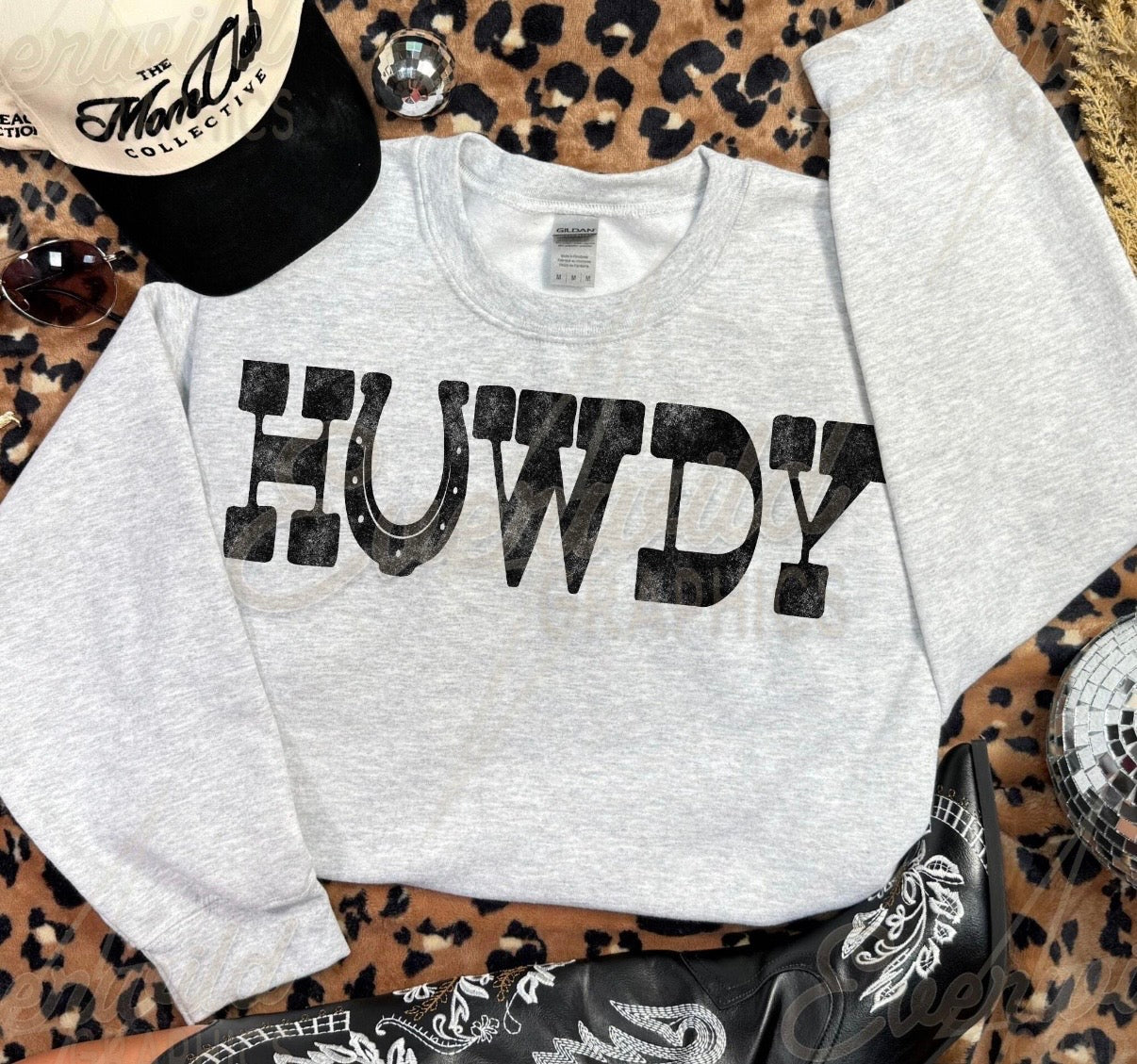 Howdy Western Graphic Tee | Rustic Cowgirl Shirt | Simple Country Style Tee